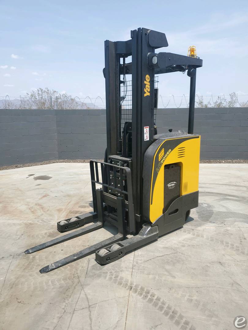 2015 Yale NR035EA