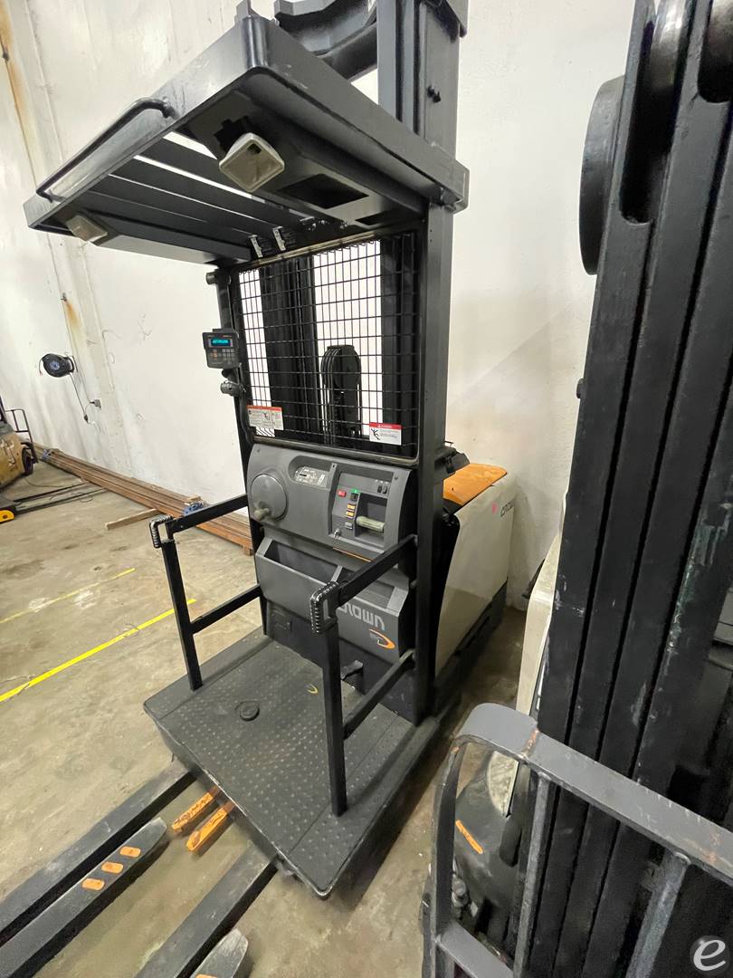 2018 Crown SP4000-30S