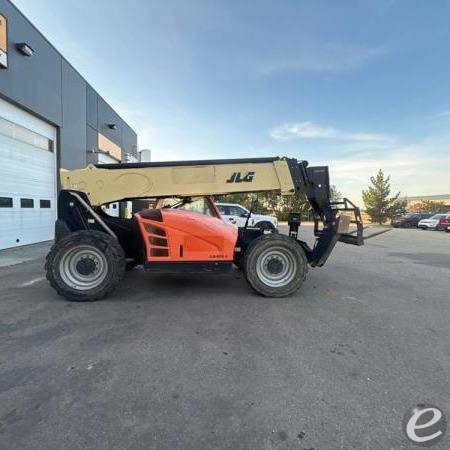 2016 JLG 1055