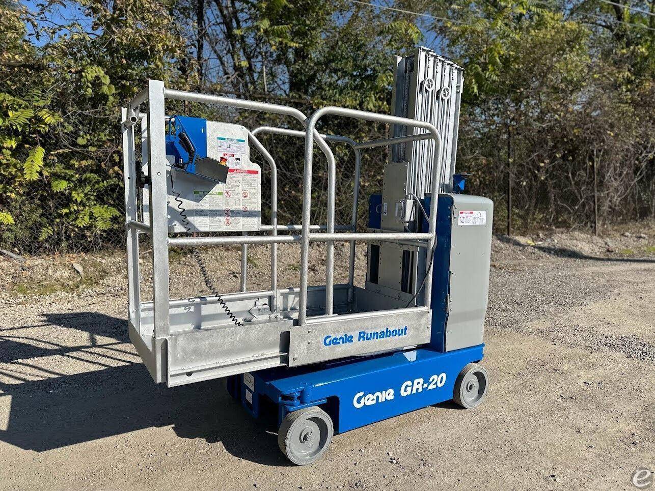 2015 Genie GR20 Electric Scissor Lift - 123Forklift