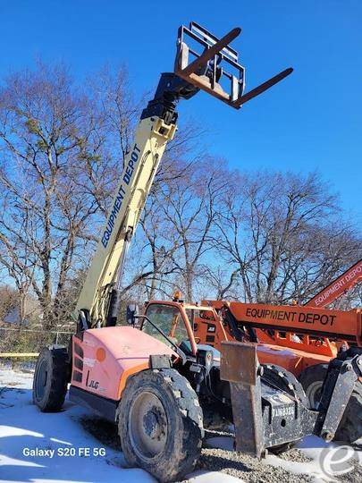 2018 JLG 1055