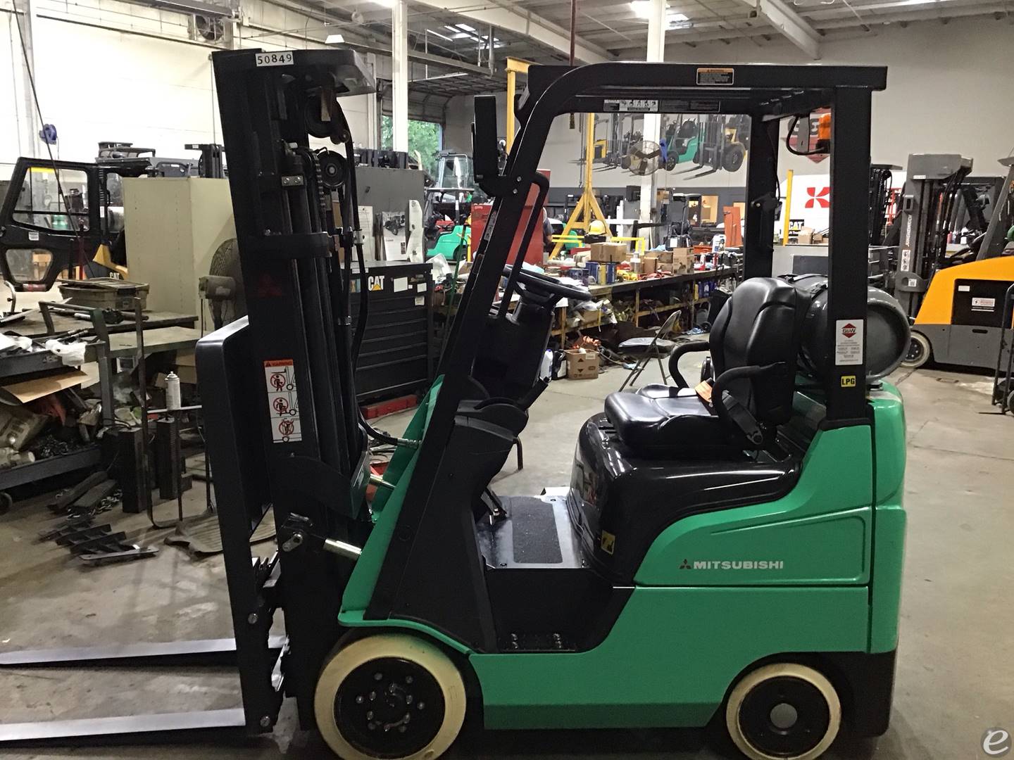 2018 Mitsubishi FGC15N