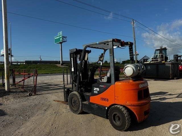 2010 Doosan G25E-5