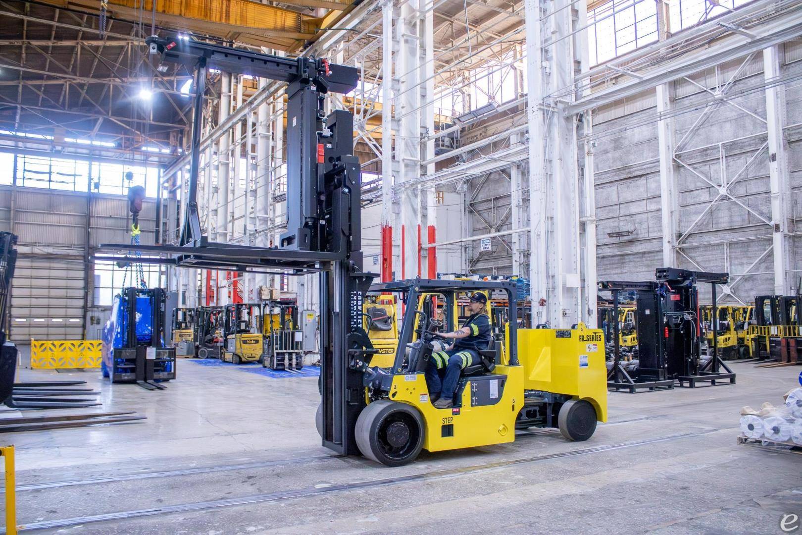 2027 Hoist Liftruck FR25-35