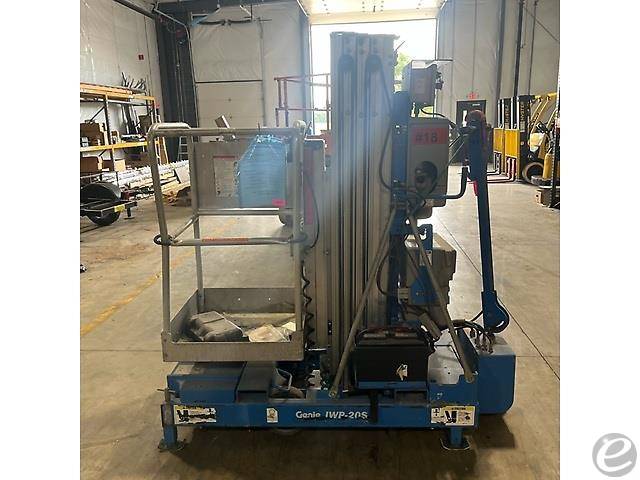 2013 Genie IWP-20SDC