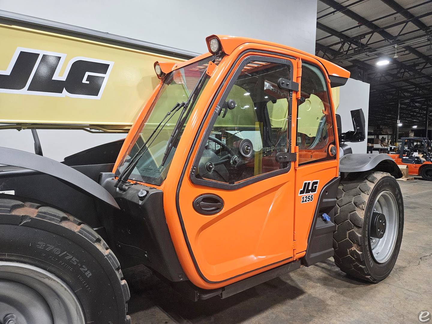 2016 JLG 1255