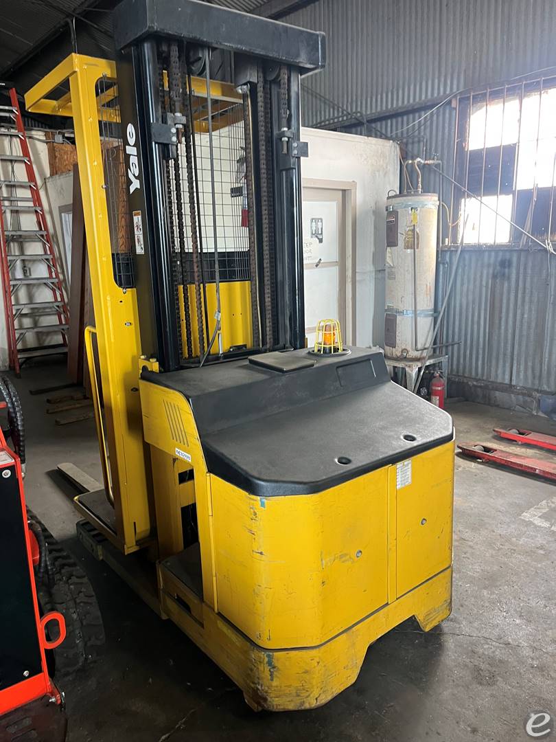 2014 Yale OS030EEN24TE093/