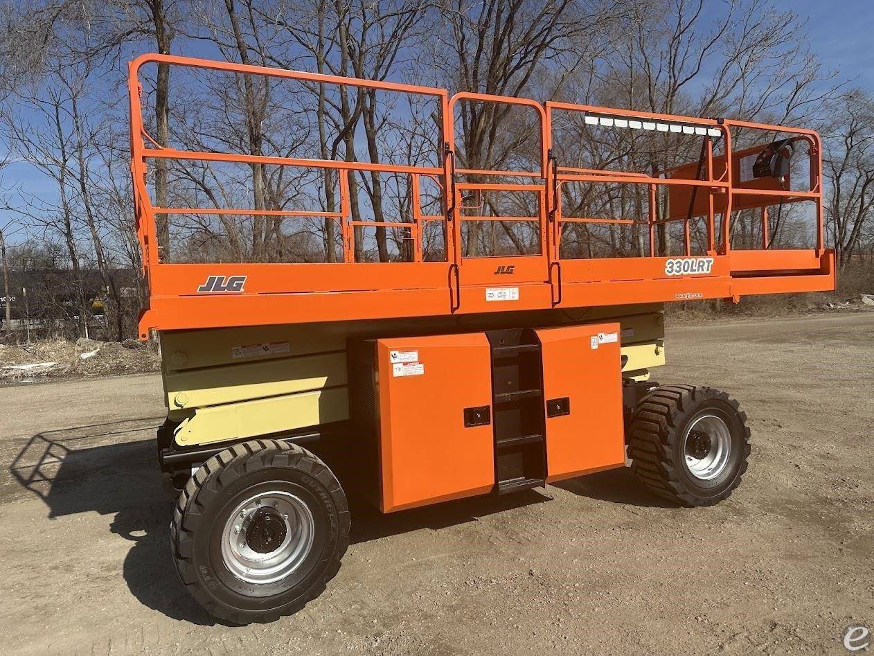 2018 JLG 330LRT