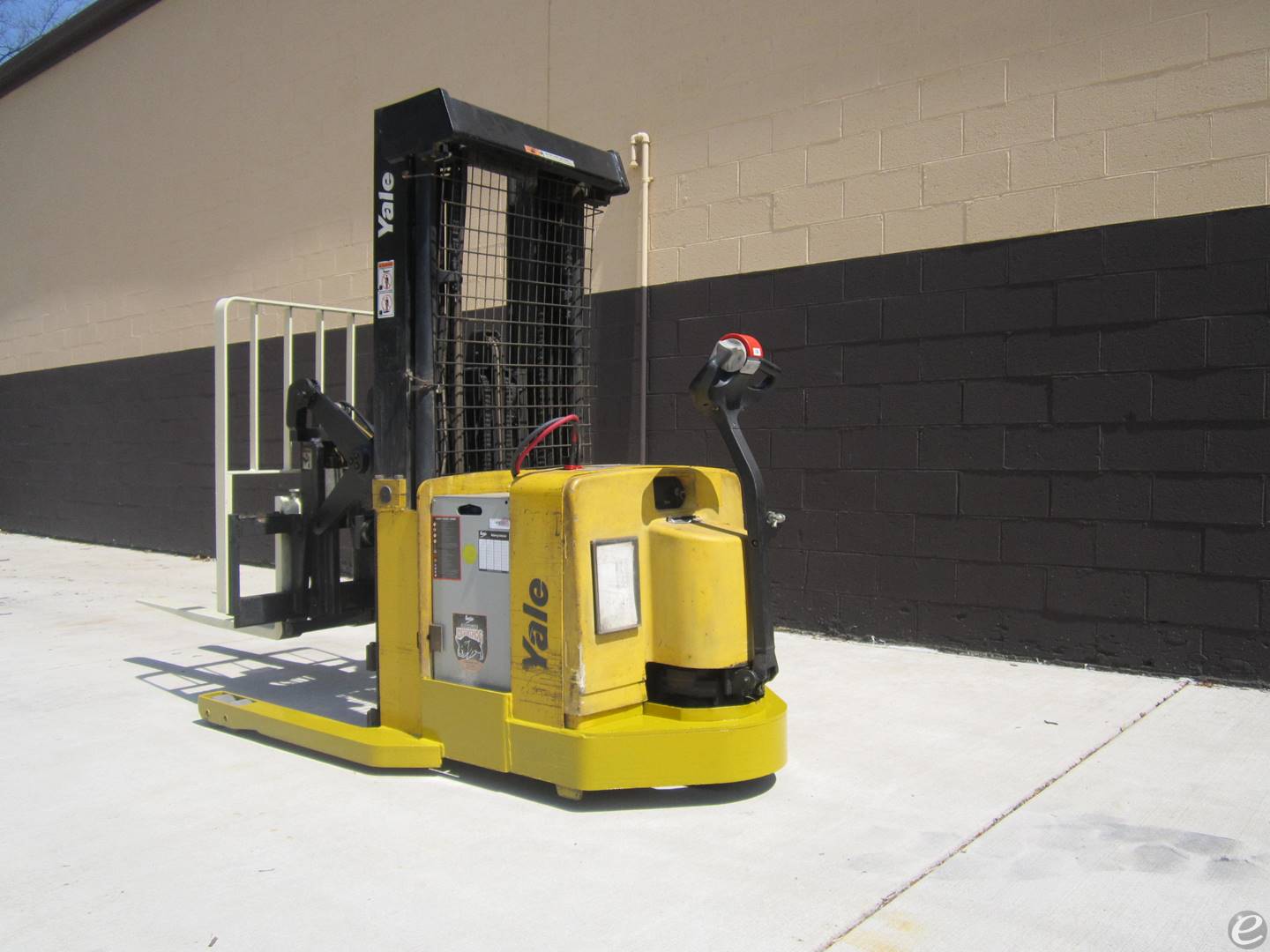 2004 Yale MRW030EN24TE078 Electric Forklift - 123Forklift
