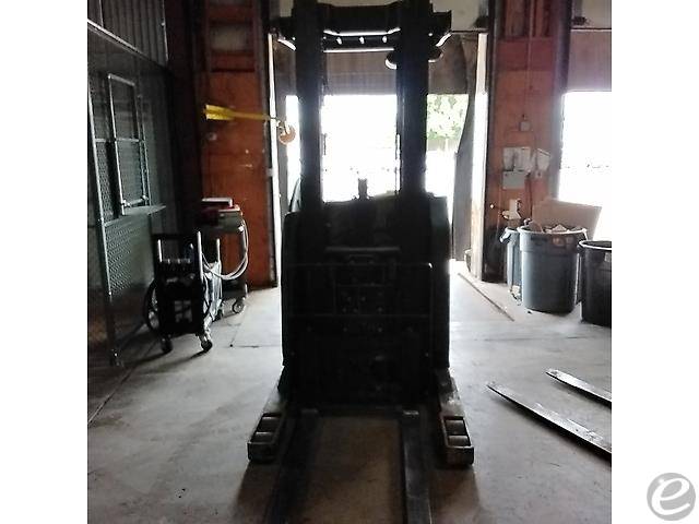 2014 Yale NR040DB