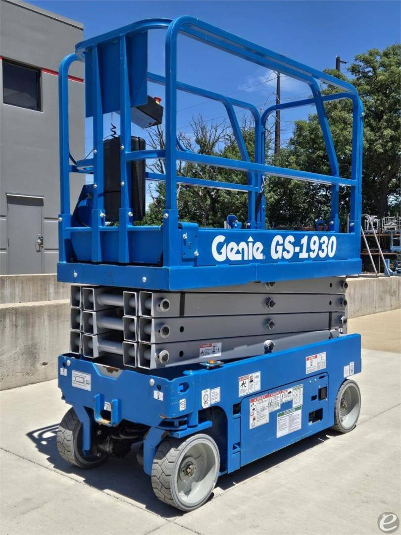 2017 Genie GS1930 Electric Scissor Lift - 123Forklift
