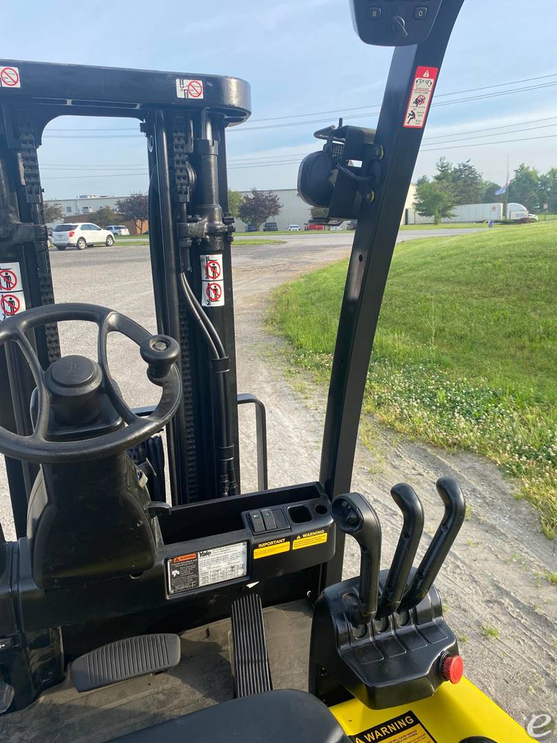 2017 Yale ERC-040VAN