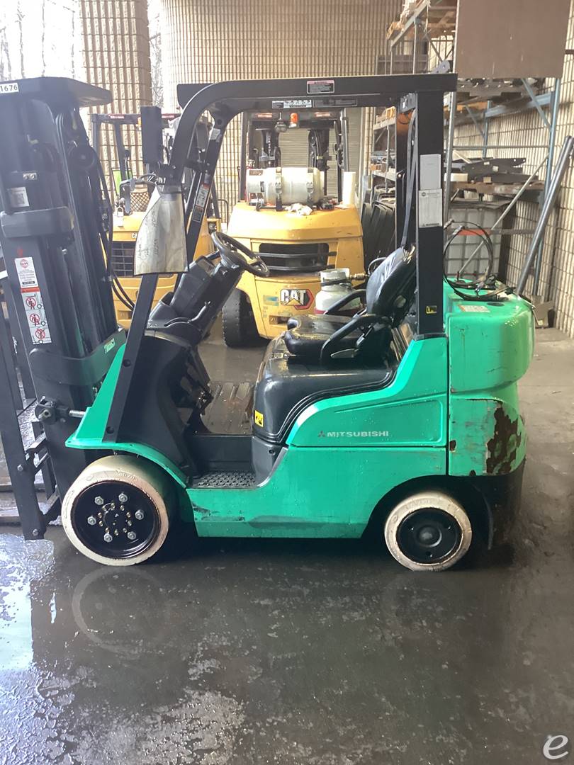2018 Mitsubishi FGC25N