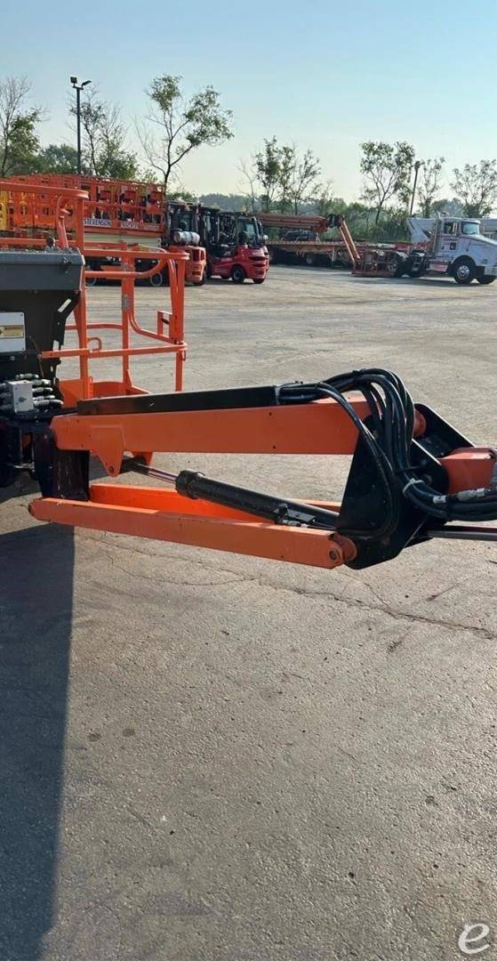2015 JLG 660SJ