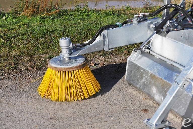 2025 Manitou 2 IN 1 SWEEPER