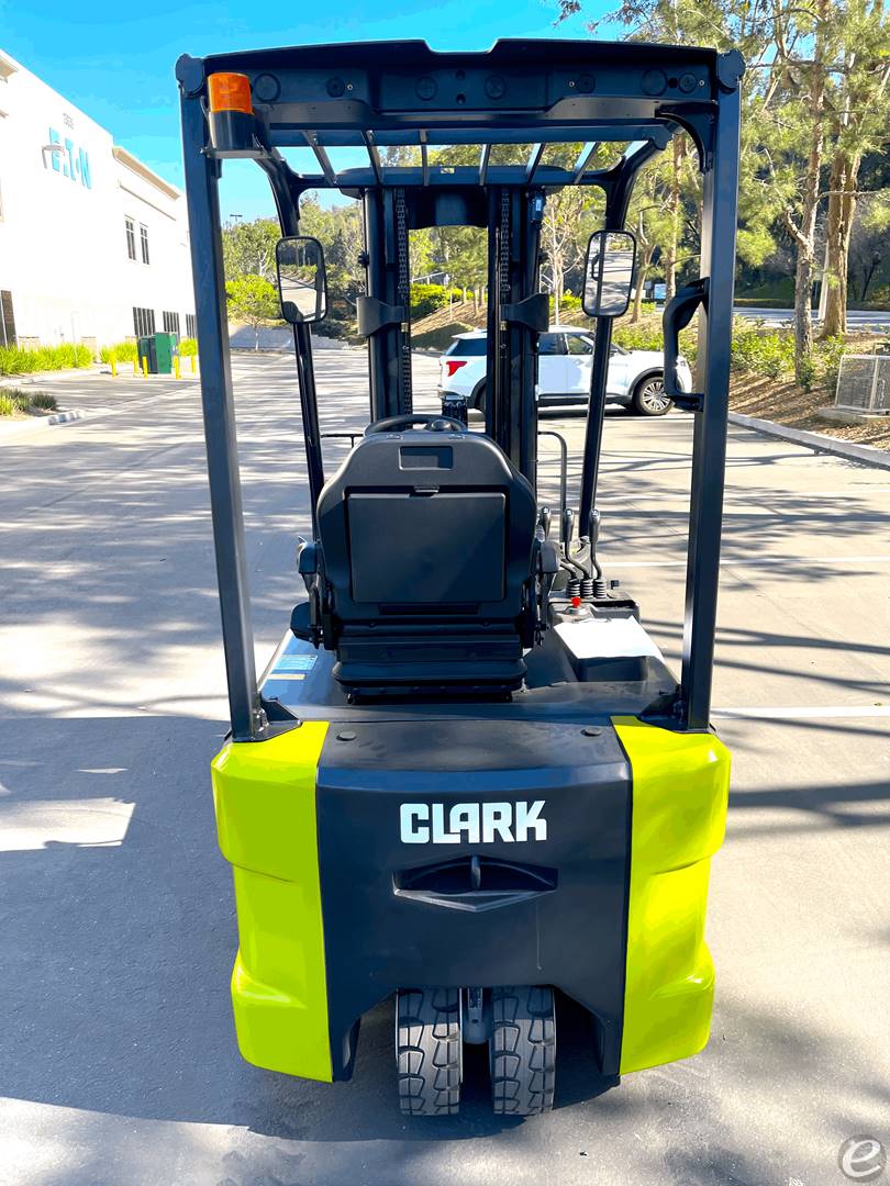 2022 Clark SE17T