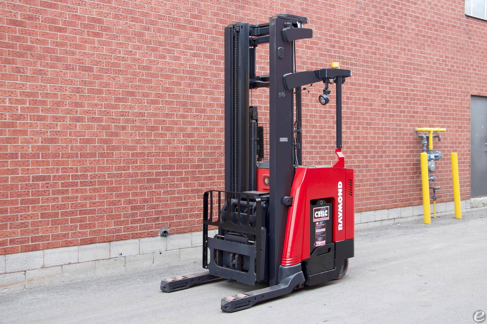 2004 Raymond EASI-DR30TT-A Electric Reach Truck - 123Forklift