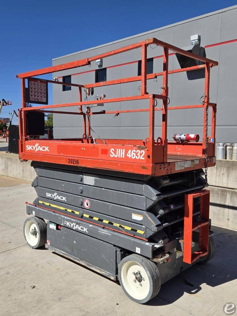 2015 Skyjack SJIII4632 Electric Scissor Lift - 123Forklift