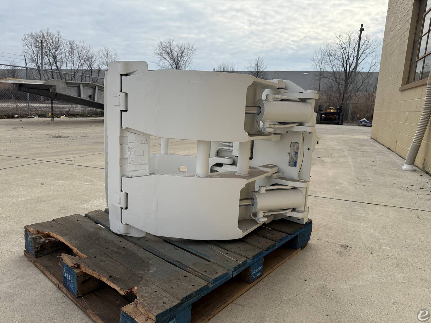 Cascade 45F-RCF-02AR2 Paper Roll Clamp