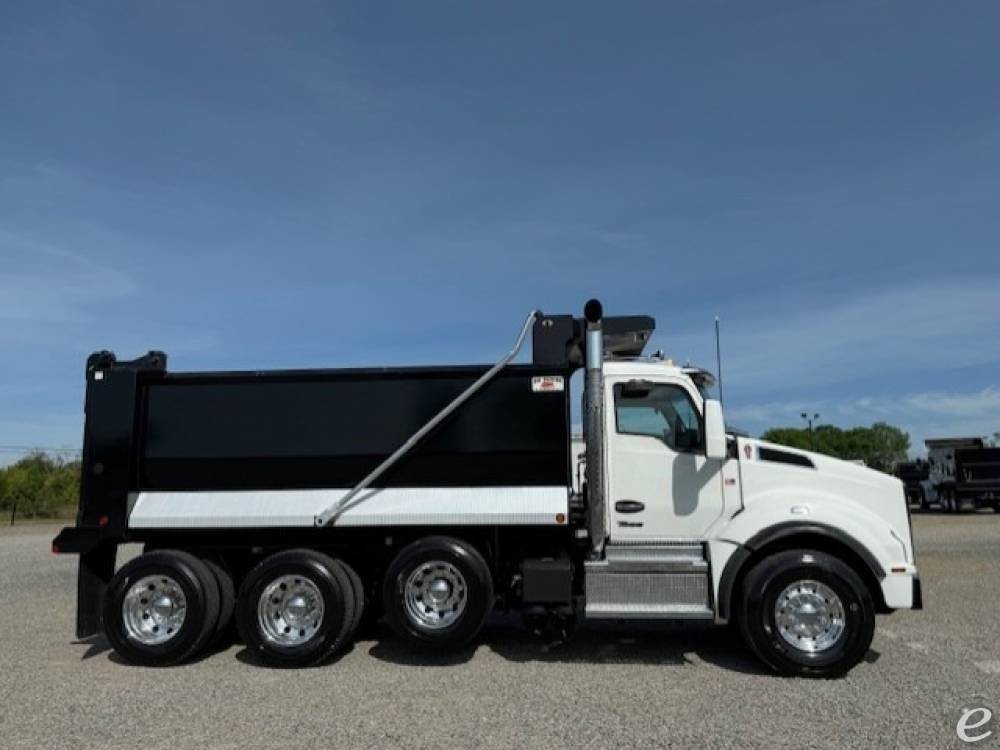 2025 Kenworth T880