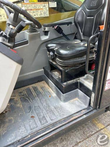 2020 Cat TL642D