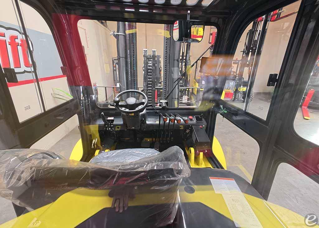 2025 Lift Hero CPD70