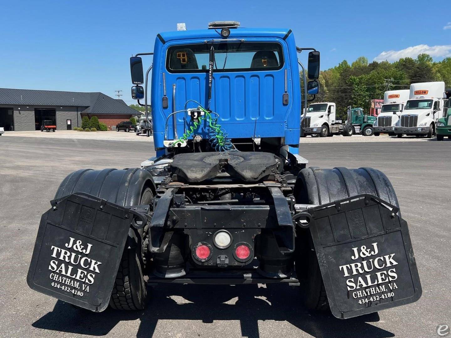 2013 Freightliner BUSINESS CLASS M2 106