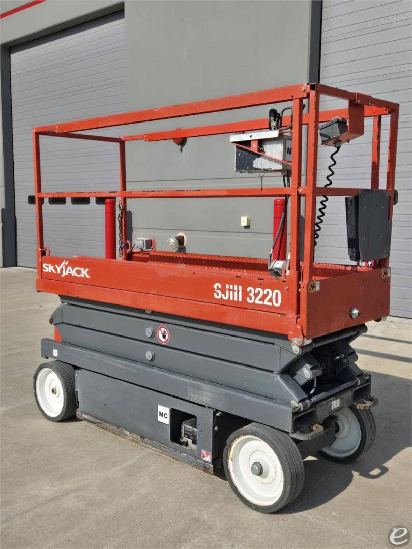 2018 Skyjack SJIII3220 Electric Scissor Lift - 123Forklift