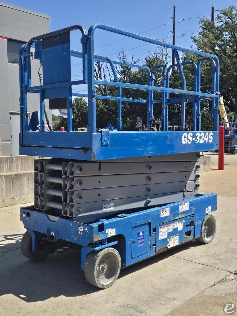 2018 Genie GS3246
