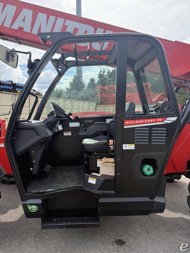 2025 Manitou MTA842