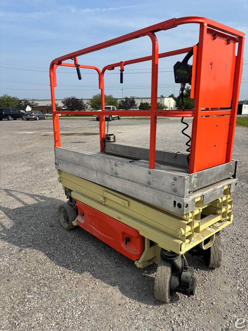 2010 JLG 1930ES