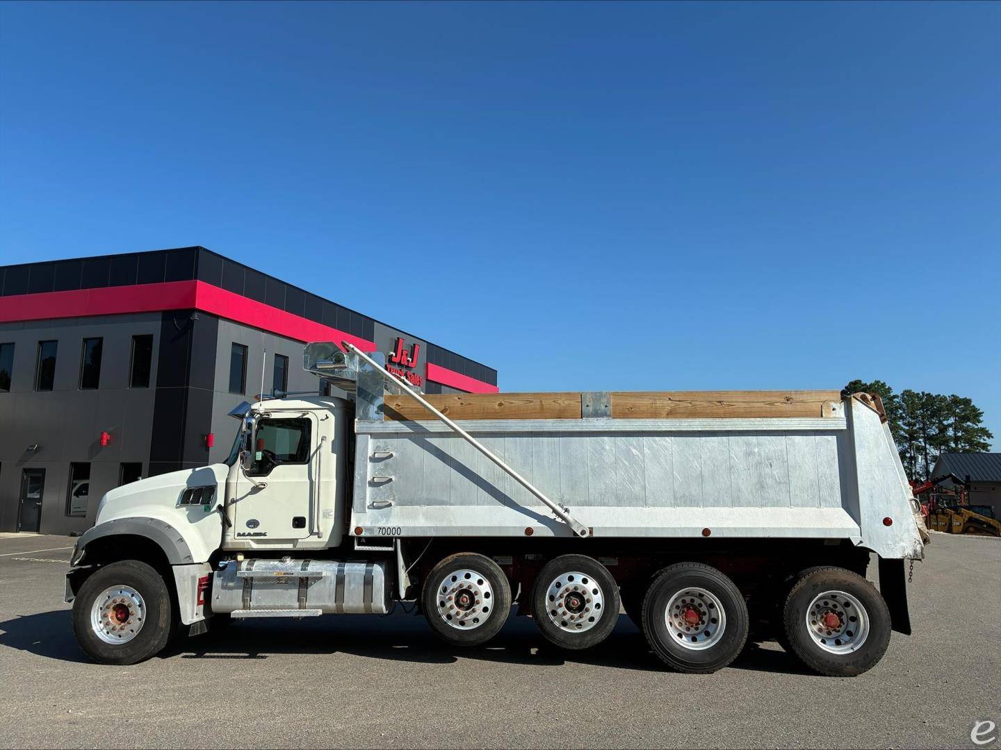 2016 Mack GRANITE GU713