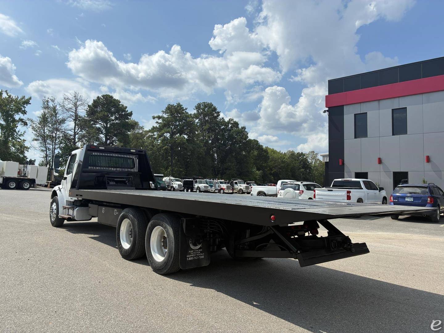 2006 Freightliner BUSINESS CLASS M2 106