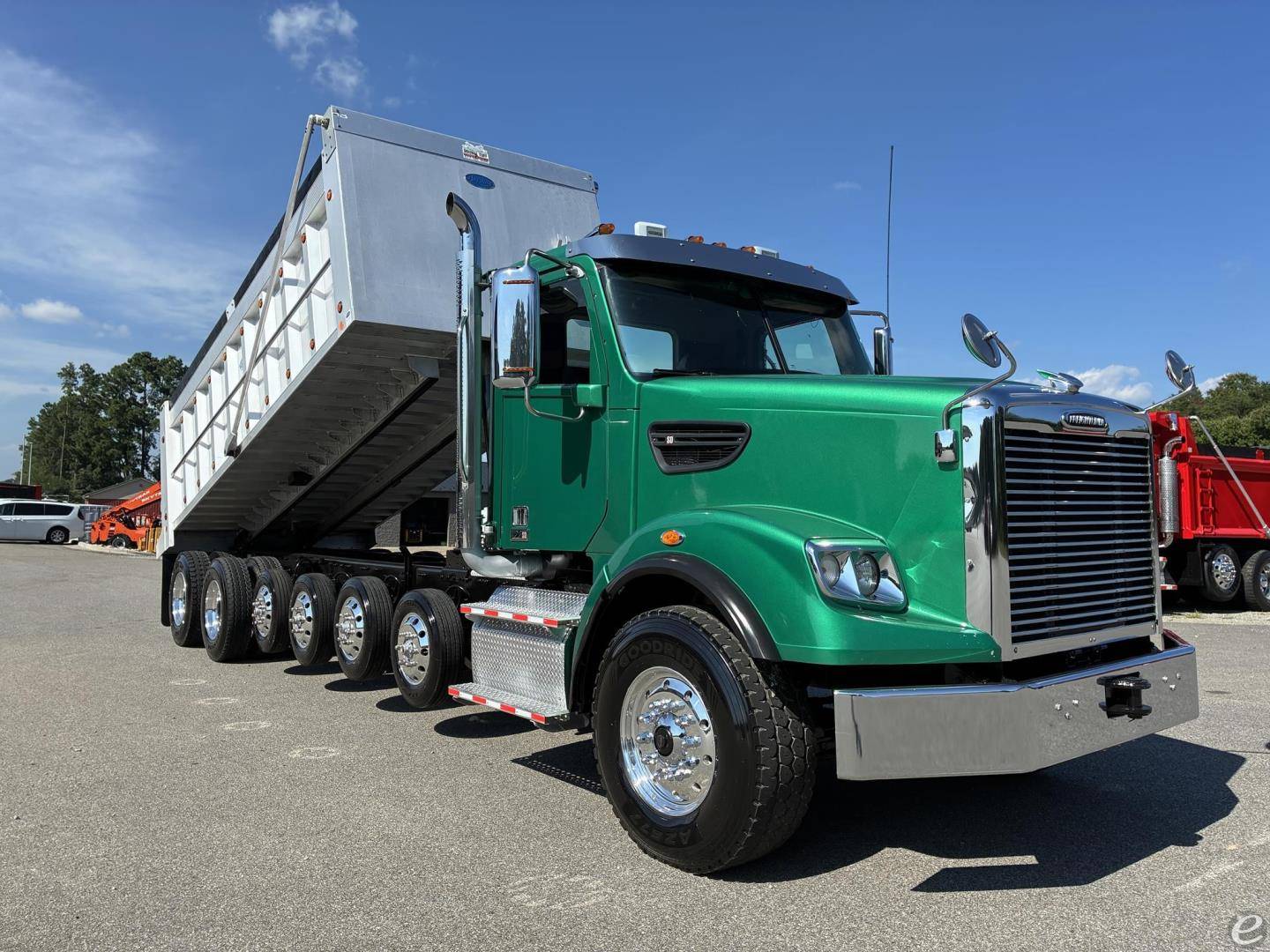 2023 Freightliner 122SD