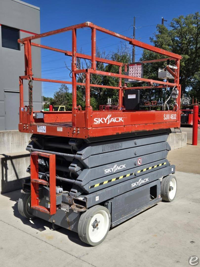 2014 Skyjack SJIII4632 Electric Scissor Lift - 123Forklift