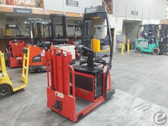 2017 Raymond 3020