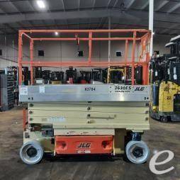 2015 JLG 2630ES