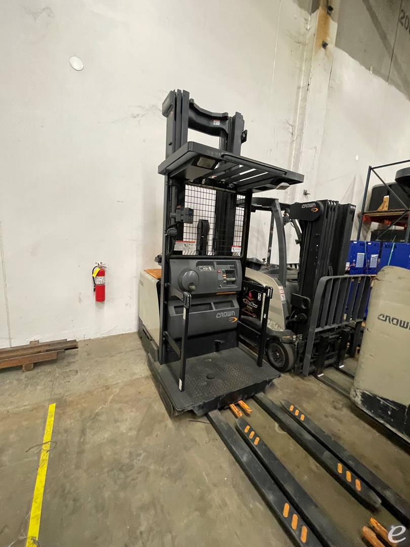 2018 Crown SP4000-30S
