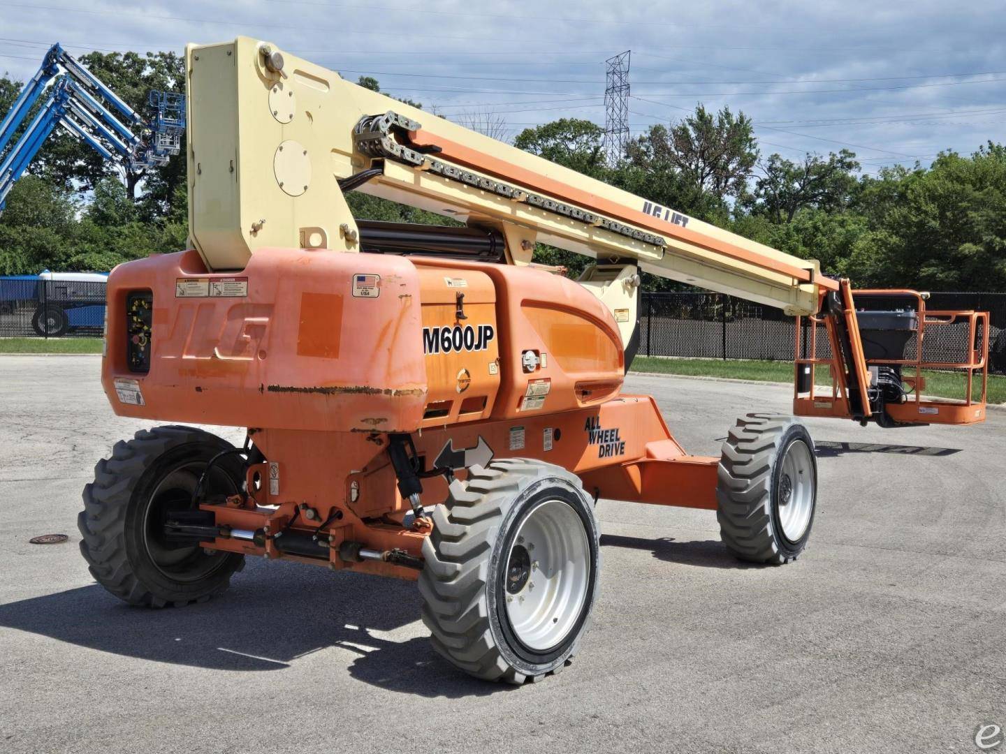 2015 JLG M600JP Dual Fuel Boom Lift - 123Forklift