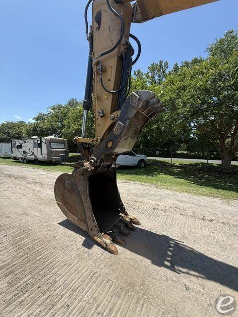 2016 Cat 323