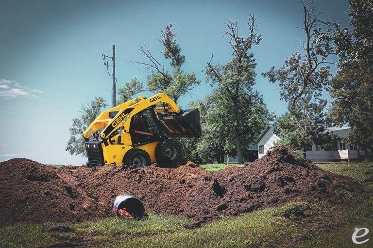 2026 Gehl V330