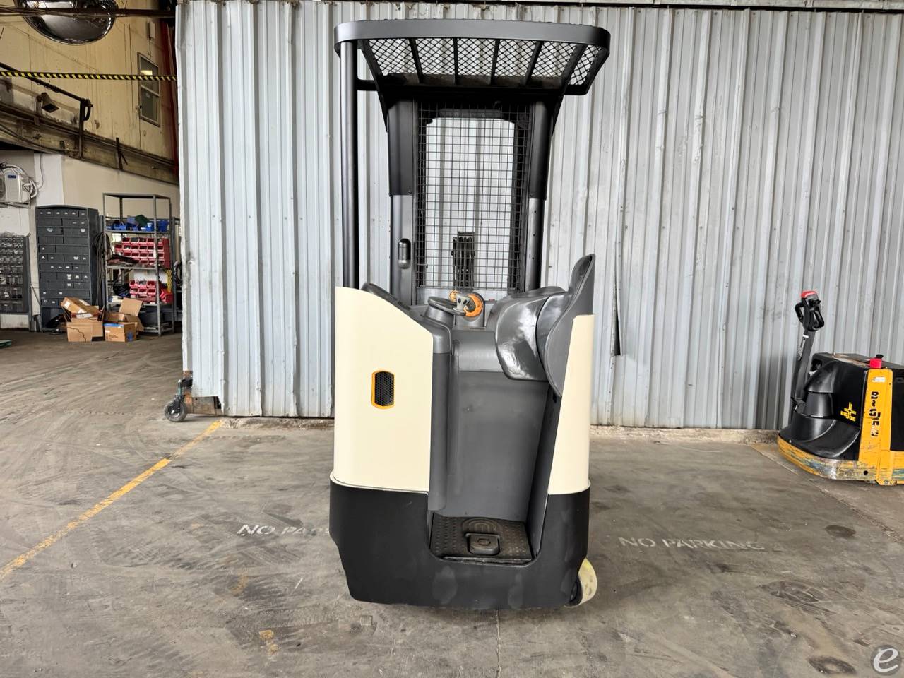 2015 Crown RR5725-35