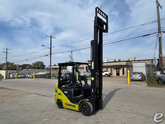 2021 Clark S25CL