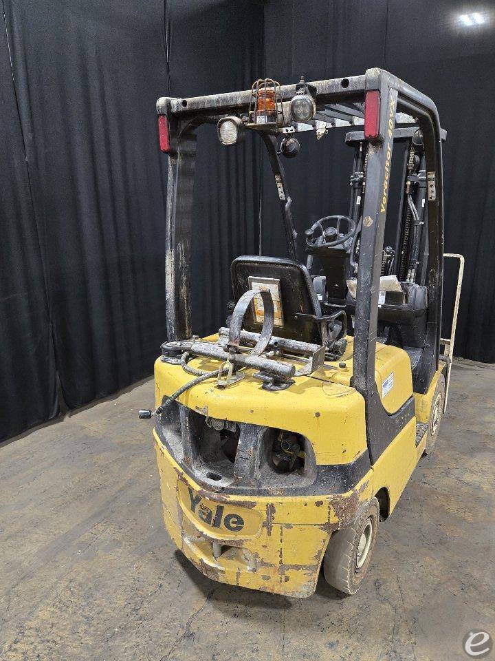 2021 Yale GP040SVX