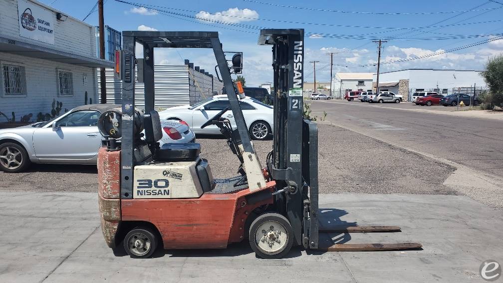 2003 Nissan CPJ01A15PV