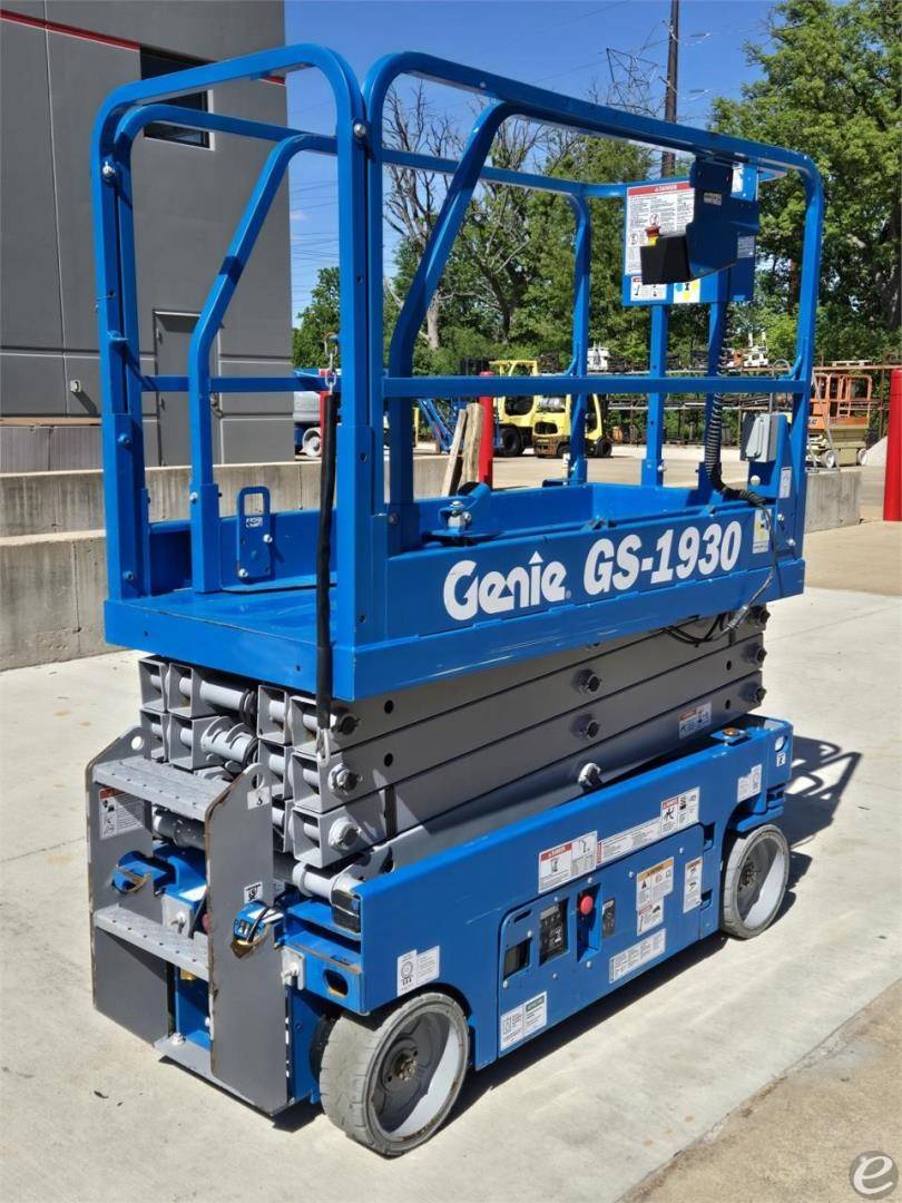 2017 Genie GS1930 Electric Scissor Lift - 123Forklift