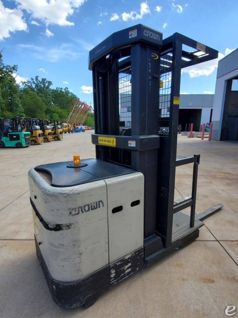 2008 Crown SP3505-30 Electric Order Picker - 123Forklift