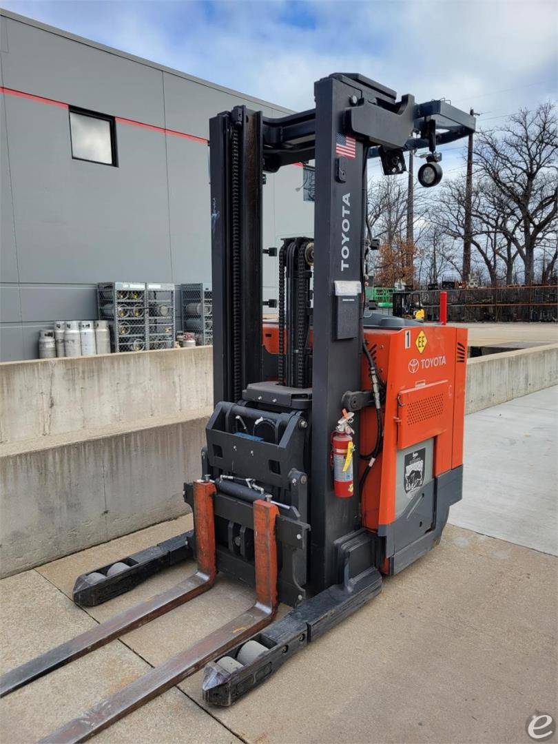 2019 Toyota 9BDRU15 Electric Reach Truck - 123Forklift