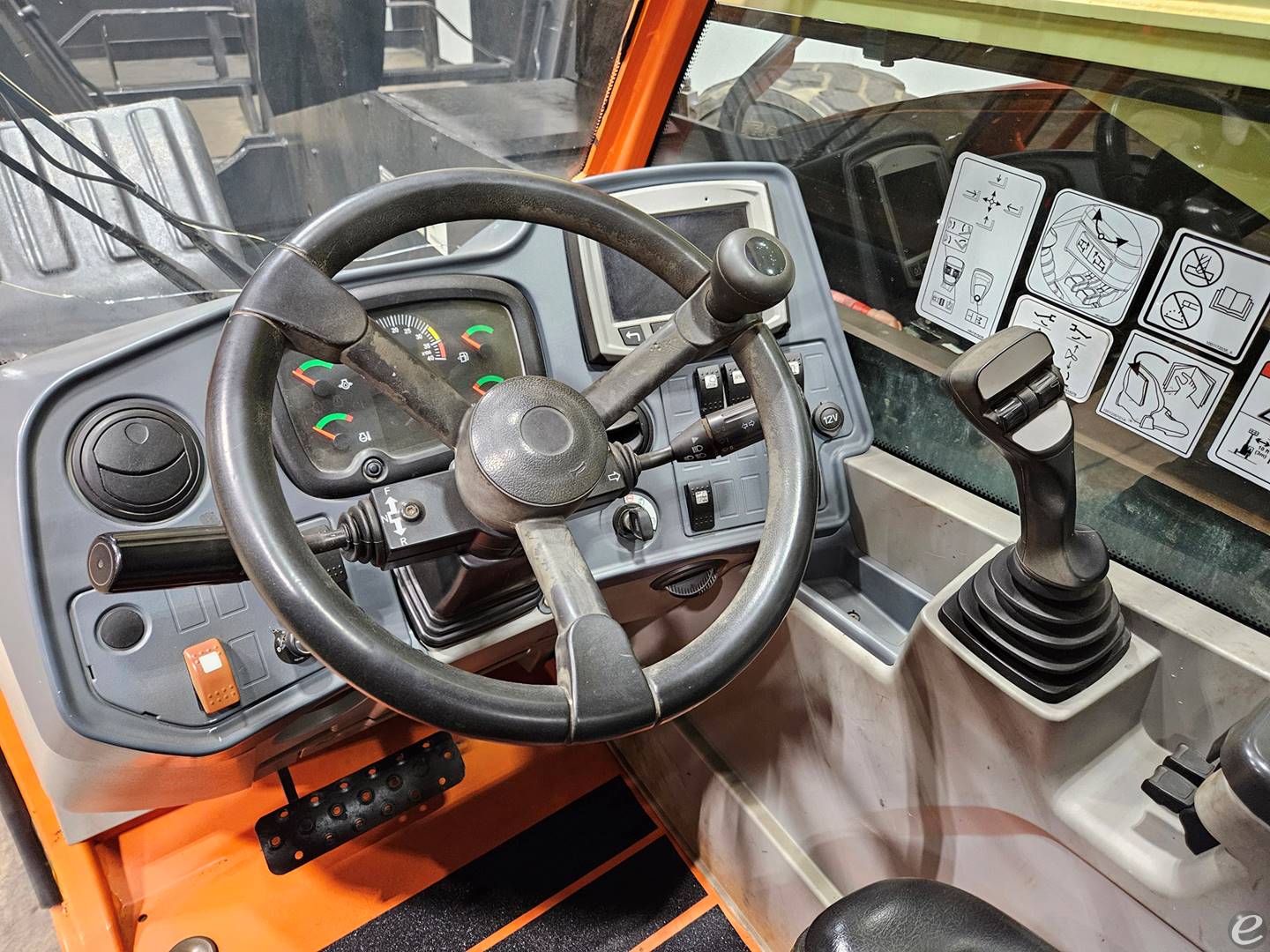 2020 JLG 1255