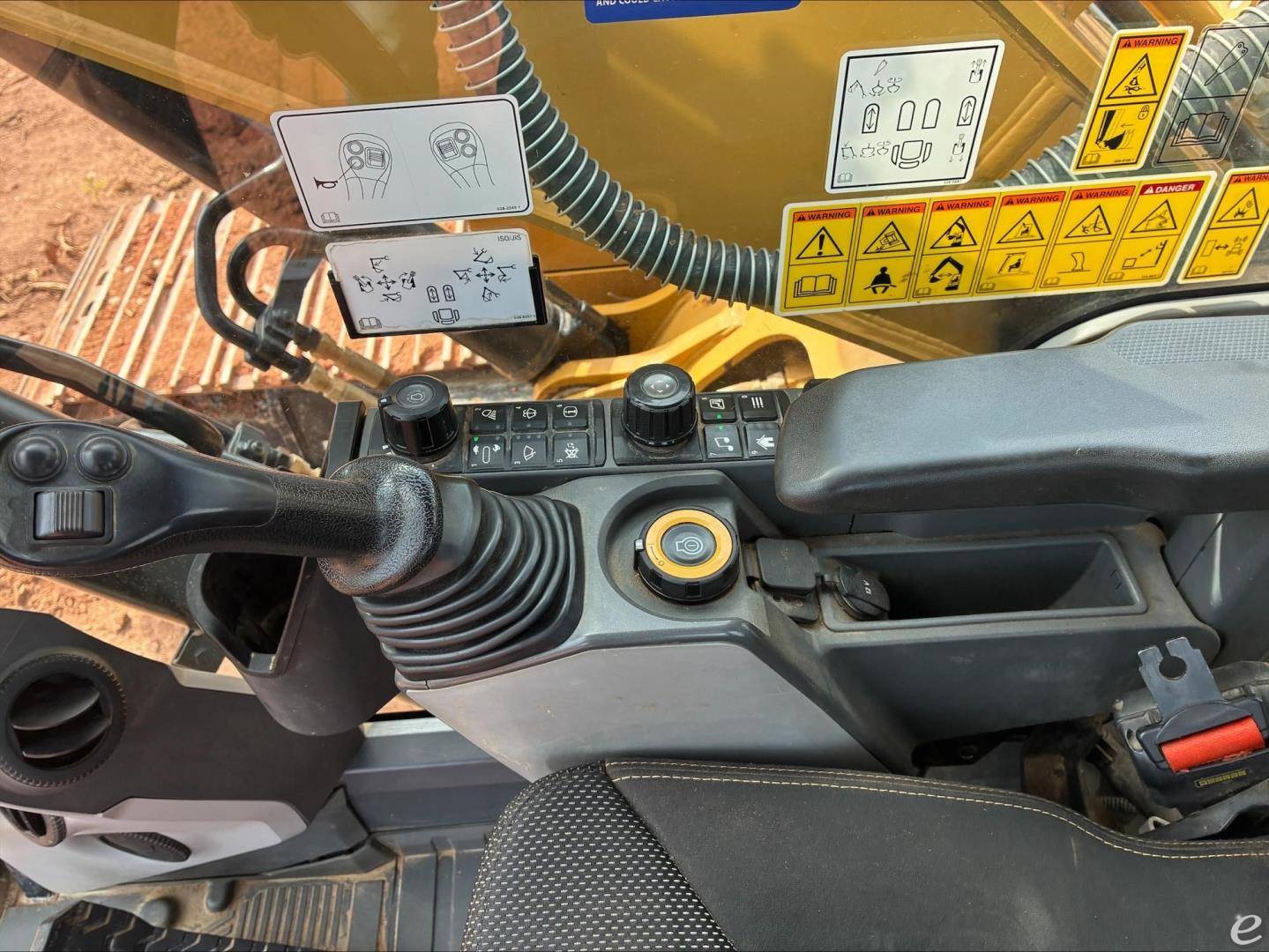 2020 Cat 320